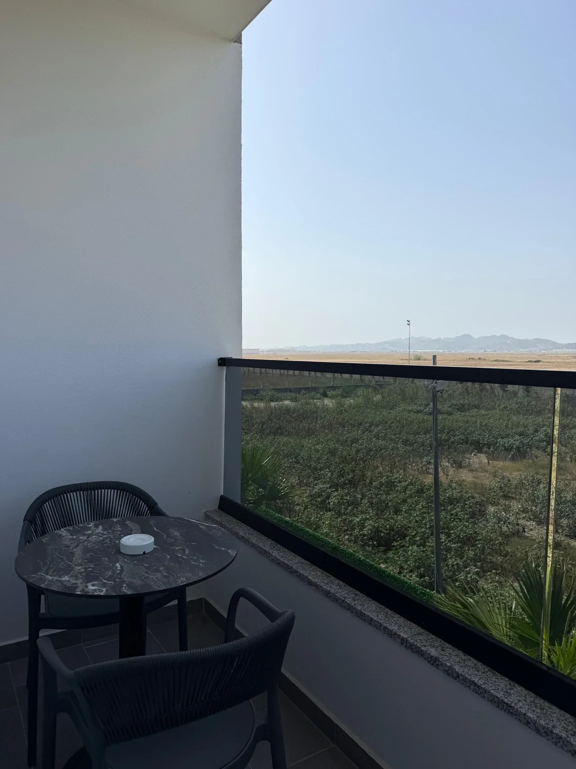 Brendësia e Gazoniere te 3XH Seaside Apartment në Durrës - pamje 4